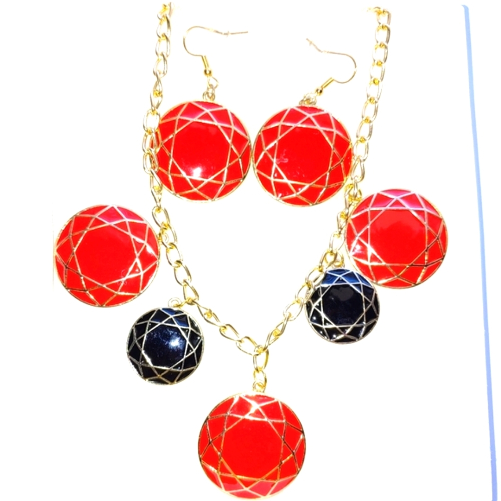 2472NE163 Handmade 2Pc. Black & Red Necklace Set.